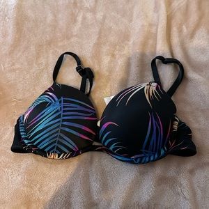 Victoria’s Secret pink bra